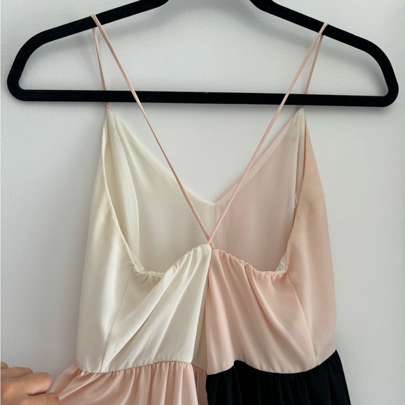 Chic Colorblock Dress - Picture 5 of 14